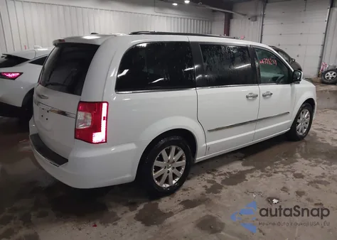 2016 Chrysler Town & Country Touring z USA, uszkodzony, nr VIN 2C4RC1BG1GR261412